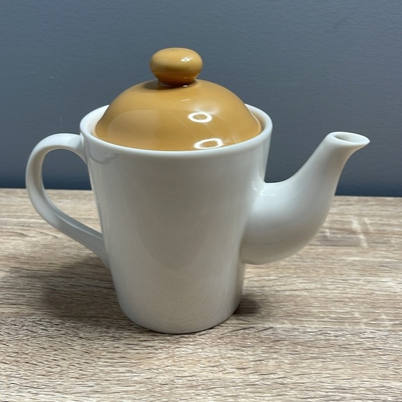 Tim Hortons Limited Edition 2006 Always Fresh Ceramic Teapot White Tan 2 Cup - Picture 3 of 7